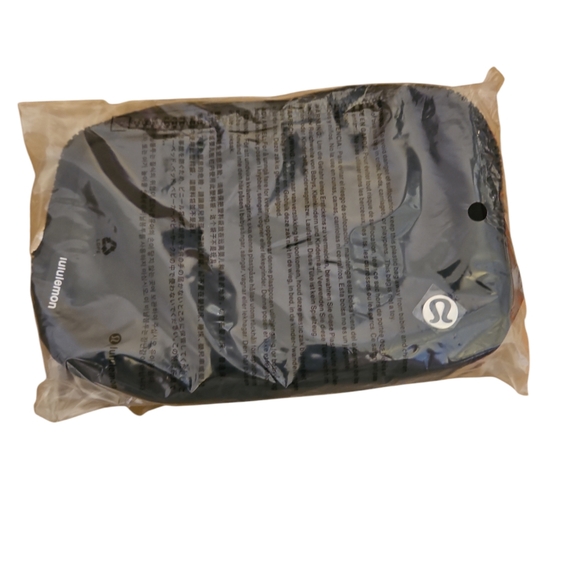 Lululemon Black Belt Bag - Picture 2 of 6